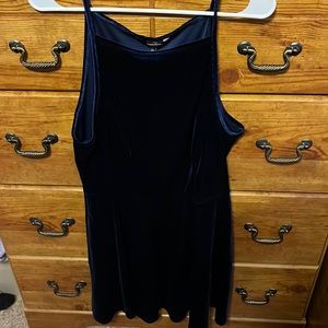 Never worn, no damages